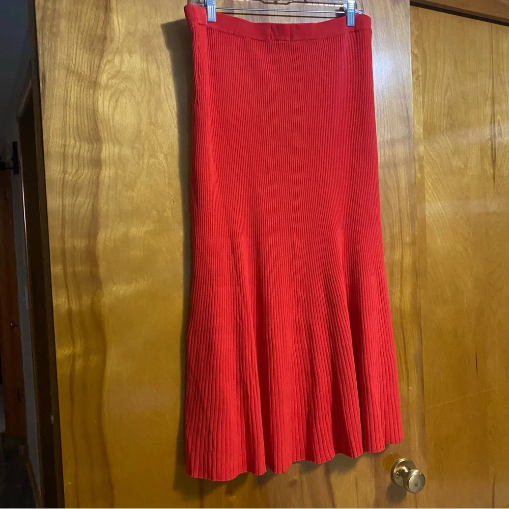 Red Sweater Ribbed Skirt - Picture 4 of 5